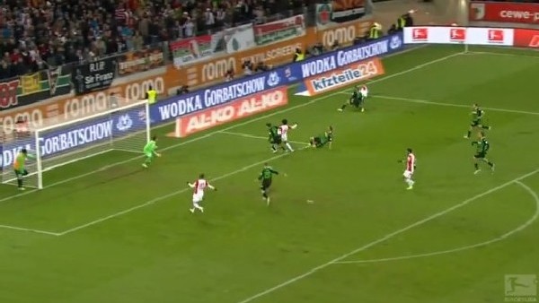 Neredeyse Kendi Kalelerine Gol Atacaklardı