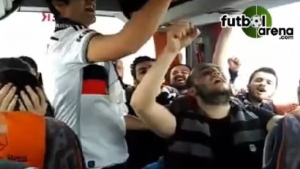 Beşiktaş taraftarlarından Acun-Adriana bestesi