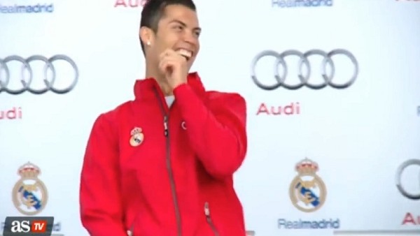 Ronaldo gülme krizine girdi