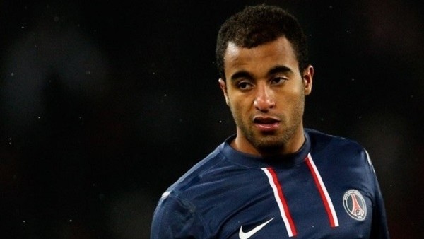 Moura Vidic'in bileğini kırdı!