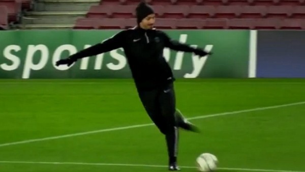 Dikkat! Nou Camp'ta Zlatan var...