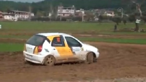 Ehliyetsiz pilot bir yılda 7 kupa kazandı