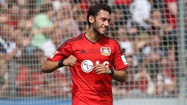 Hakan Çalhanoğlu'dan muhteşem bir gol daha