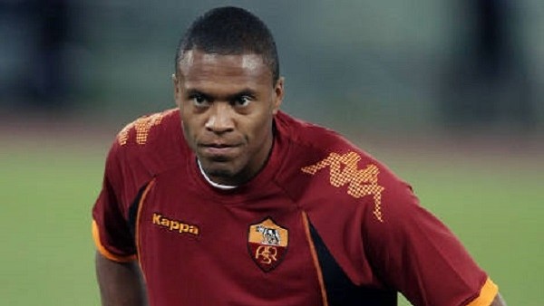 Julio Baptista'dan fantastik gol