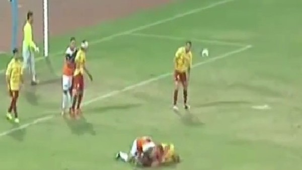 Rakibine öyle bir hareket yaptı ki...