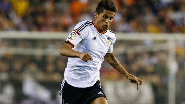 Defans oyuncusu rakiplerini ipe dizdi