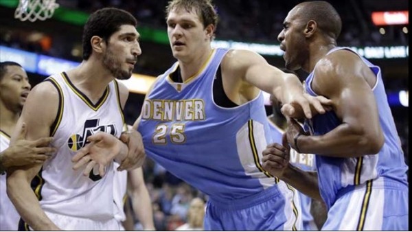 Enes Kanter kavga etti!