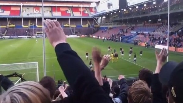 Milosevic taraftarlarla tezahürat yaptı