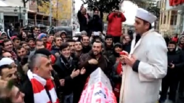 Samsunspor taraftarından ilginç protesto