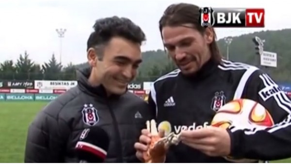 Beşiktaşlı futbolculardan neşeli görüntüler