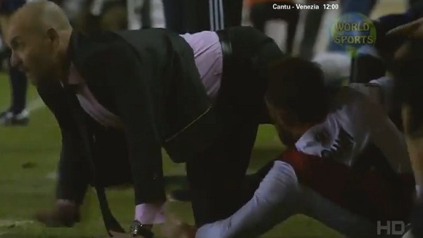 Hocasına çifte daldı