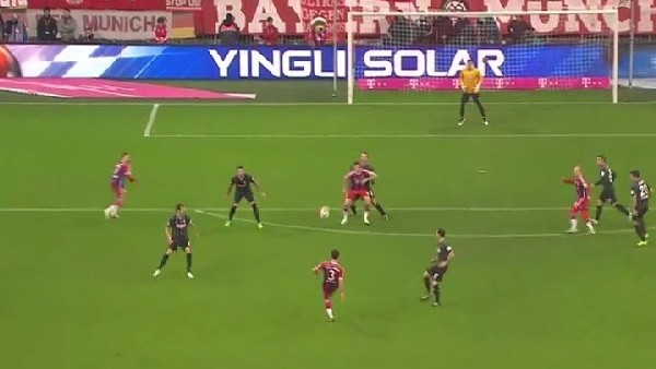 Ribery Kafayla İndirdi, Robben Kafayla Attı!