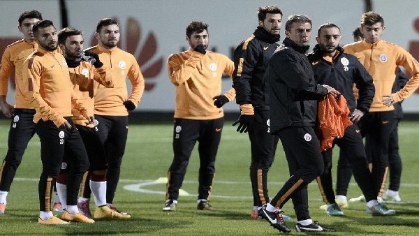 Galatasaray, Hamzaoğlu yönetiminde ilk antrenmanına çıktı