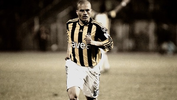 Ünlü Şarkıcıdan Efsane'ye Yeni Beste!