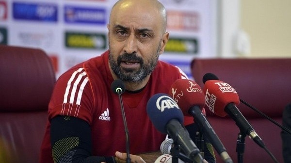 Tolunay Kafkas istifa etti