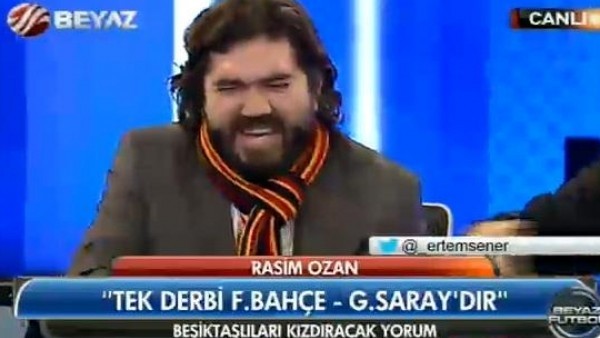 Rasim Ozan Kütahyalı gülerken koltuktan düşüyordu