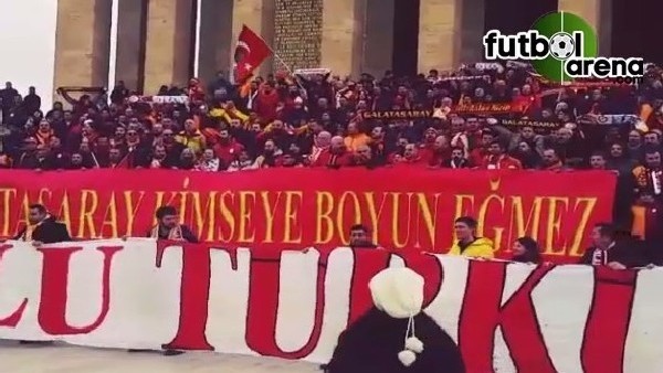 Galatasaray taraftarları Anıtkabir'de