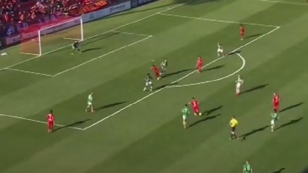 Isaias'in muhteşem şutu kaleciyi çaresiz bıraktı