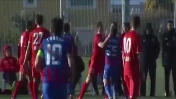 Bourceanu arkadaşına yapılan faul sonrası çıldırdı!