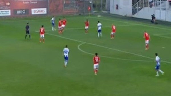 Porto'lu oyuncudan süper gol