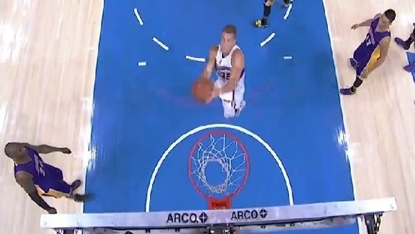 Blake Griffin'den müthiş smaç