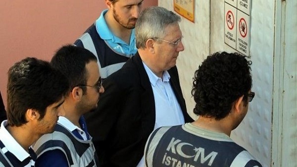 İşte Aziz Yıldırım'ın adliye koridorlarındaki görüntüleri