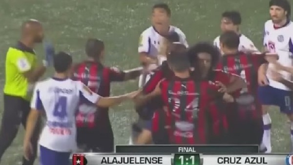 Galatasaray'ın eski gözdesine şok!