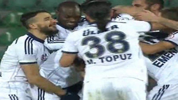 Mehmet Topal'dan ilginç gol sevinci...