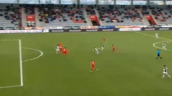 Topun gelişine öyle bir vurdu ki...