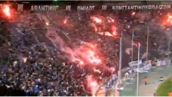 Paok - Olympiakos Maçında Muhteşem Tribün Şov