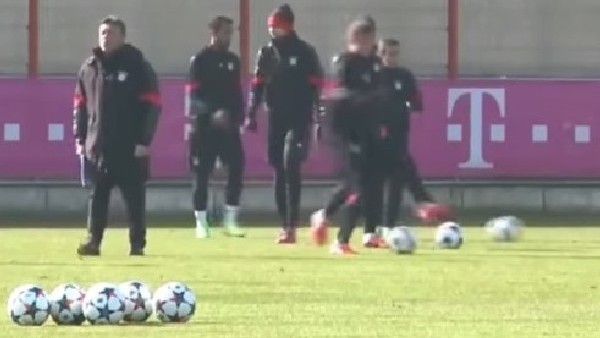 Thomas Müller'den Ronaldo taklidi!...