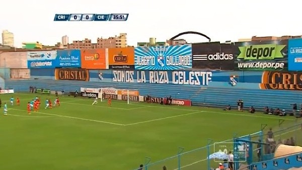 Kornerden trivela golü attı!