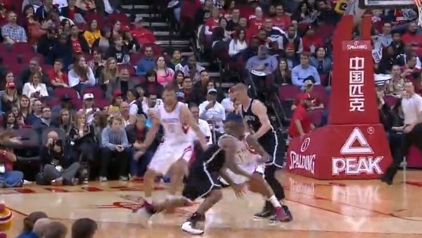 Alan Anderson'dan enfes bir smaç!