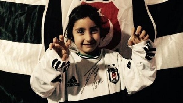 Gökhan Töre'den Iğdırlı çocuğa forma