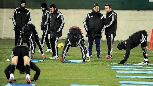 Yılmaz Vural, Karabükspor'da ilk antrenmanına çıktı