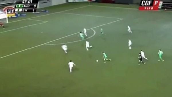 Sol ayak değil sanki raket!...