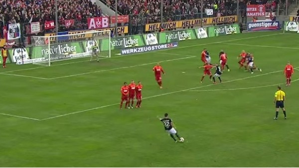 Almanya'da harika frikik golü