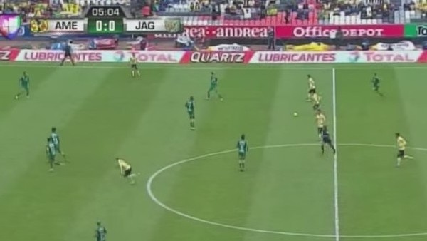 Meksika'yı sallayan gol! Orta sahadan...