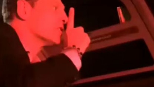 Slaven Bilic taraftarlarla üçlü çektirdi