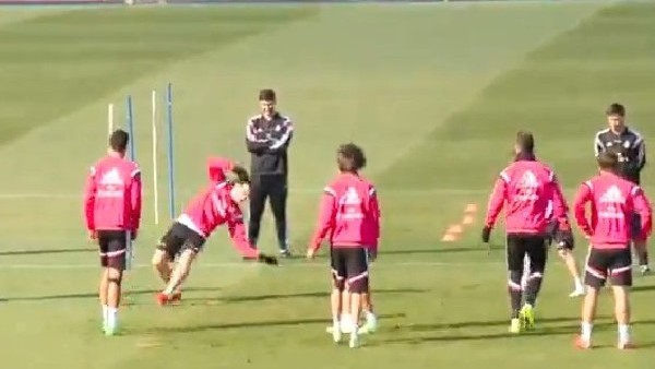 Gareth Bale yere kapaklandı!