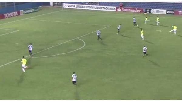 Harika Bir Gol Attı, İlginç Şekilde Sevindi!