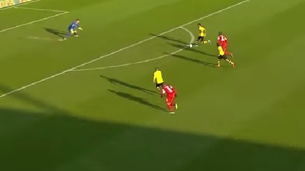 Freiburg defansı uyudu, Aubameyang şov yaptı!