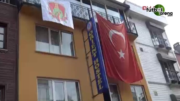 Liverpool taraftarları Sultanahmet'te maçı bekliyor