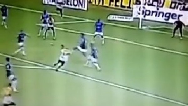 Kaleciyi çaresiz bırakan müthiş vuruş