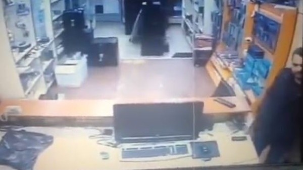 Trabzonlu taraftar böyle çıldırdı!