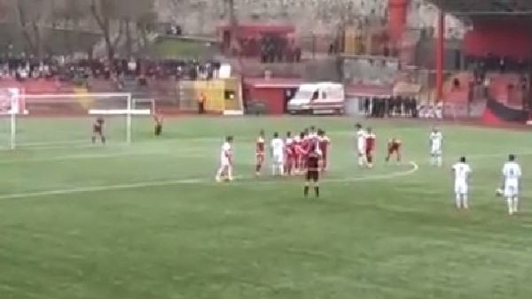 Karagümrüklü futbolcudan muhteşem frikik golü