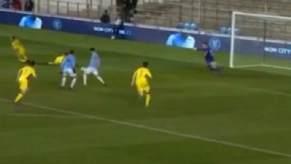 David Villa, New York City Formasıyla İlk Golünü Attı