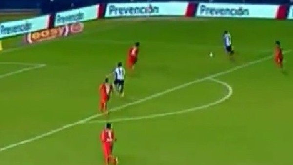 Ezeli rakiplerini yenip şampiyon oldular!