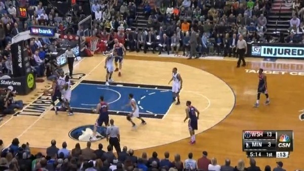 Kris Humphries'den Adreian Payne posteri
