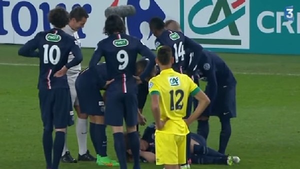 Lavezzi yine yaptı yapacağını...